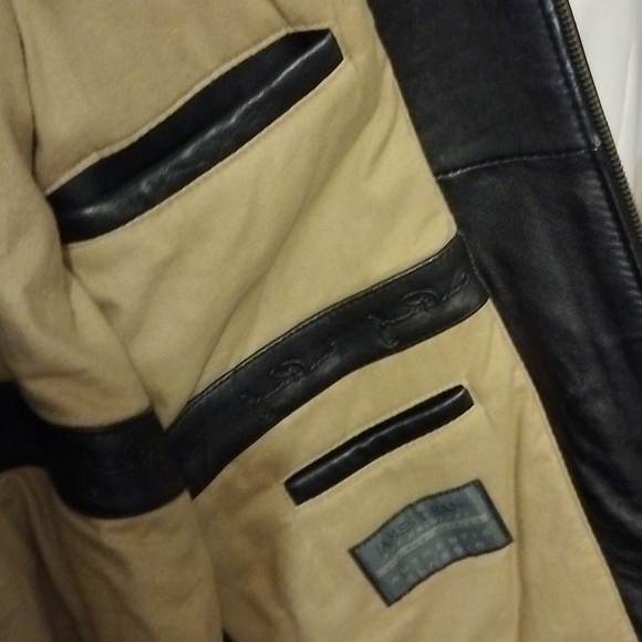 Leather jacket - Picture 13 of 14